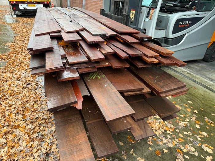 Lotje 166 | Mahonie dekplanken 