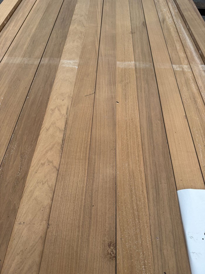 Lot 087095 Veteka | Mansonia 018x070 Recht profiel 2x R3  