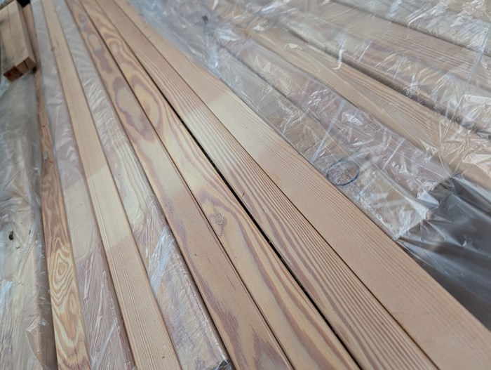 Lot 087294 Veteka | Lariks 022x035 Recht profiel 2x R3 (dikte)