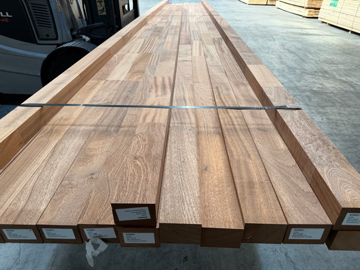 Lot 0093734 Veteka : Sapeli 67 x 92 mm Gev.last Komo XL Geschaafd