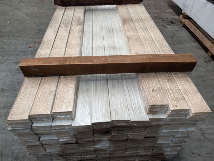 LOT 087314 Veteka: Ayous plint 12 x 95 mm wit gelakt